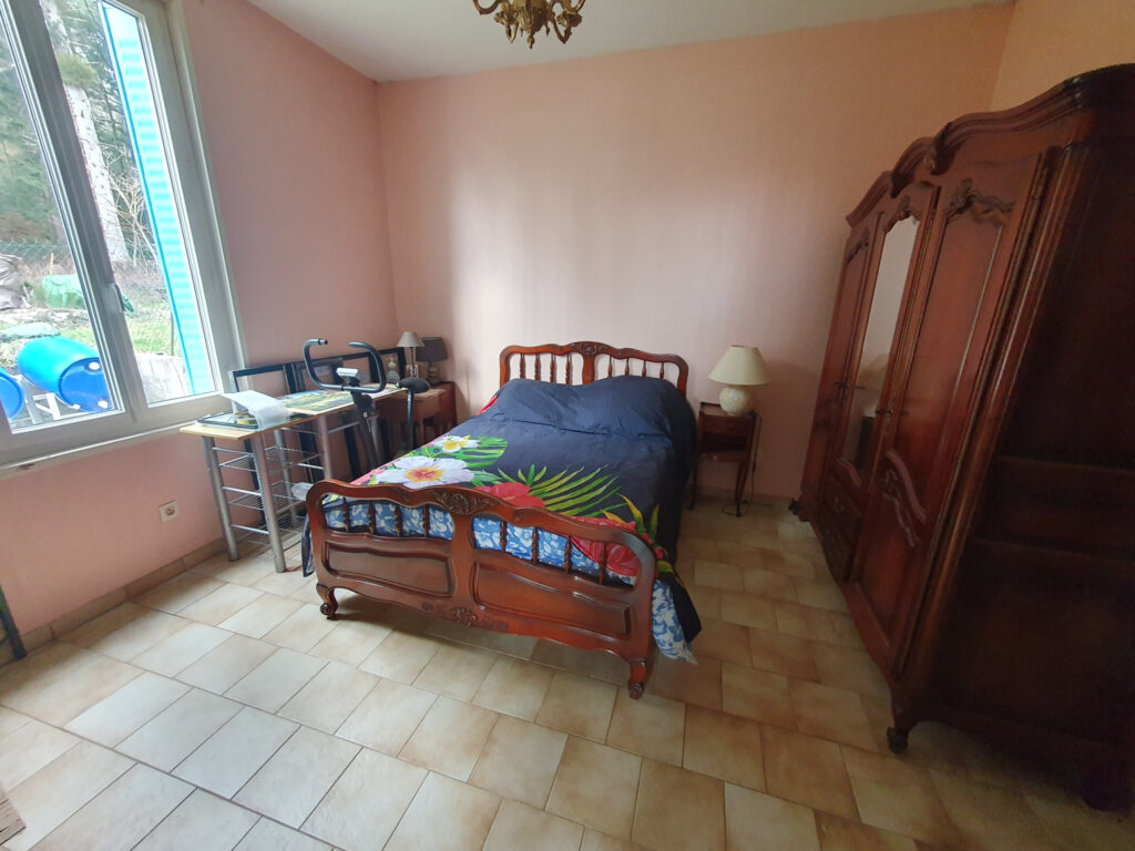 Maison individuelle accompagnée d’un logement indépendant et – 8 pièces – 4 chambres – 4  – 166 m²