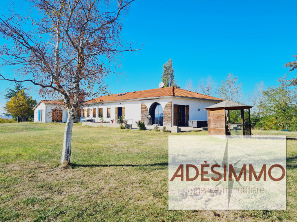 Propriété perchée sur les coteaux comprenant deux bâtiments  – 9 pièces – 6 chambres – 6  – 272 m²