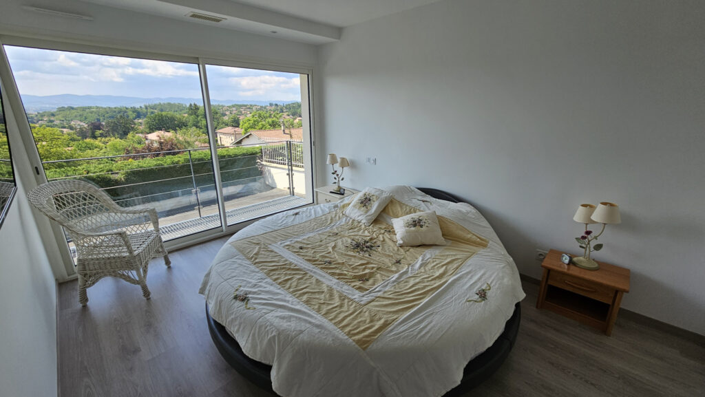 Maison sur les hauteurs de Frans – 11 pièces – 5 chambres – 2  – 323.28 m²