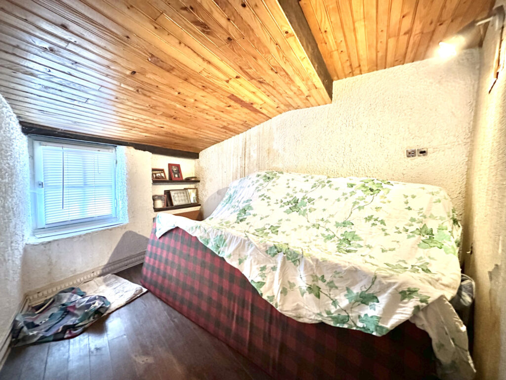 Maison de village 3 pièces 35m2 – 3 pièces – 2 chambres – NR  – 35 m²