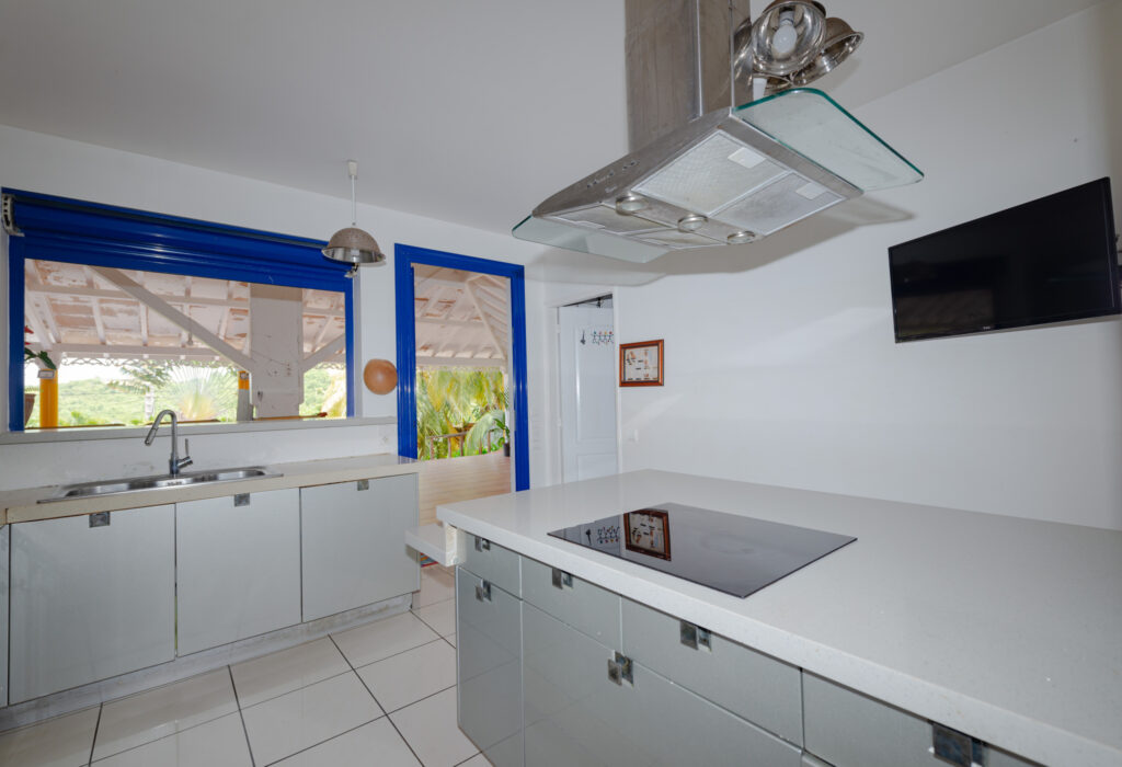 Immense maison avec 12 pièces à acheter à Vauclin – 12 pièces – 6 chambres – 2  – 384 m²