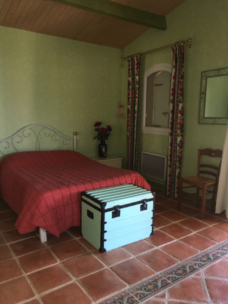 BELLE MAISON SUR LES HAUTEURS DE MAURS  – 6 pièces – 4 chambres – 6  – 252 m²