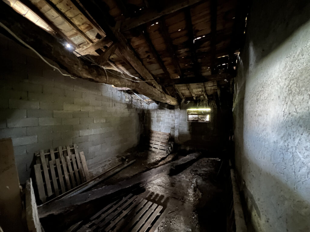 Chai, proche Meschers 220 m2 – 4 pièces – 1 chambre – 2  – 220 m²