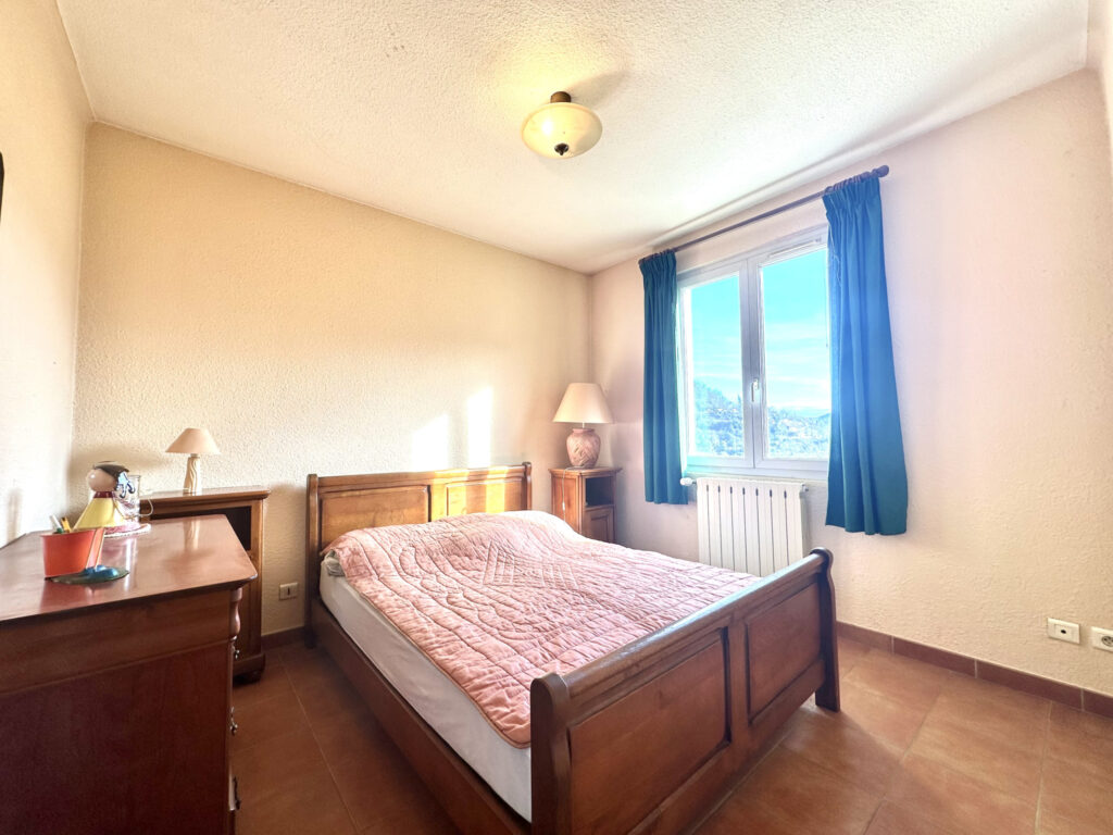 Maison individuelle de 80m2 habitables sur 935m2 de terrain  – 4 pièces – 3 chambres – NR  – 80 m²