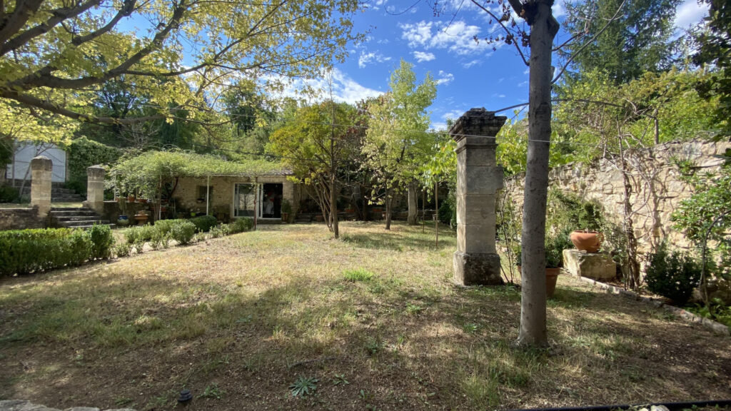 MAISON DE CARACTÈRE DE 160M2 AVEC GARAGE – 4 pièces – 3 chambres – NR  – 150 m²