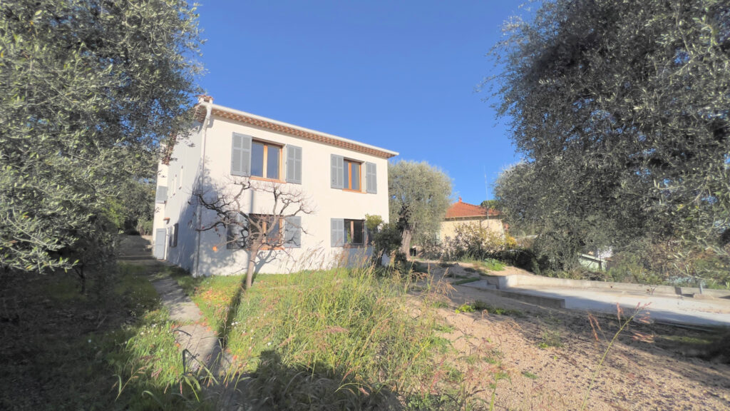 Villa individuelle 5 pièces en excellent état avec un jardin – 5 pièces – 4 chambres – 8  – 99.23 m²