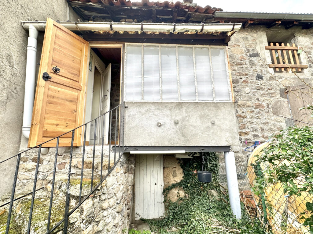 Maison de village 3 pièces 35m2 – 3 pièces – 2 chambres – NR  – 35 m²