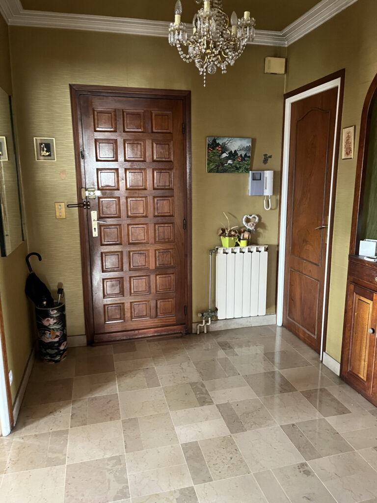 GRAND APPARTEMENT F3/4 DERNIER ETAGE – 3 pièces – 2 chambres – 8  – 113 m²