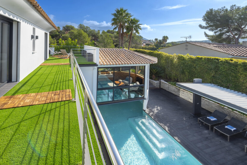 Superbe villa contemporaine aux prestations haut de gamme – 8 pièces – 4 chambres – 4  – 245 m²