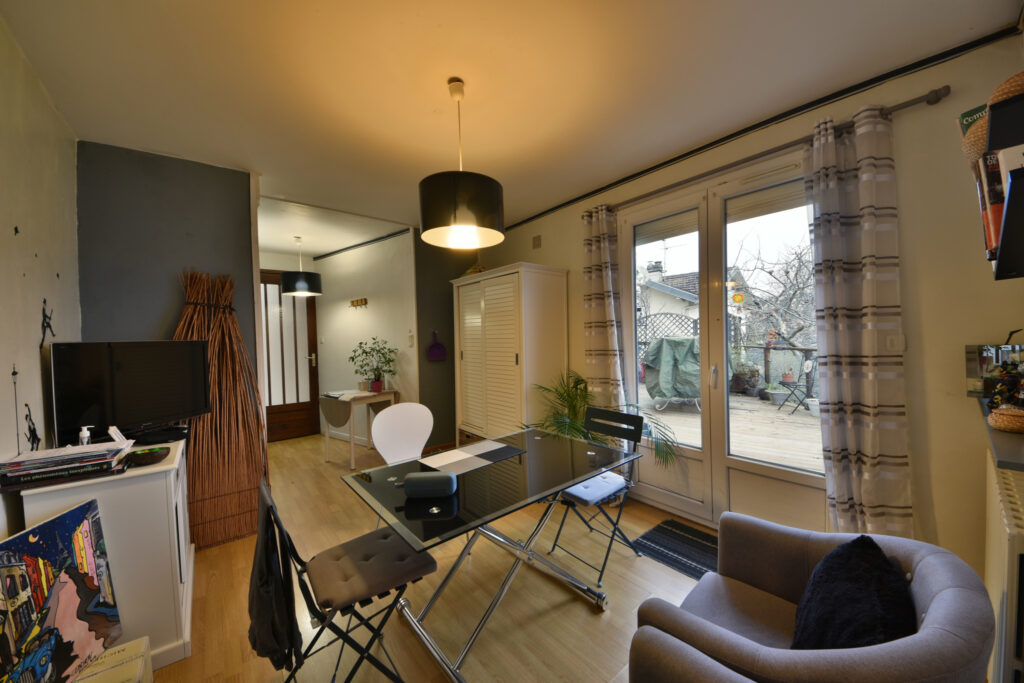 MAISON 7 PIECES – 7 pièces – 4 chambres – 6  – 167 m²