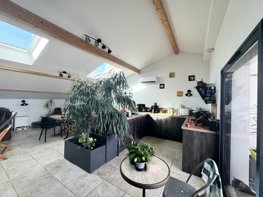 Duplex 4 pièces 120 m2 vue étang MARTIGUES – 4 pièces – 2 chambres – NR  – 120 m²