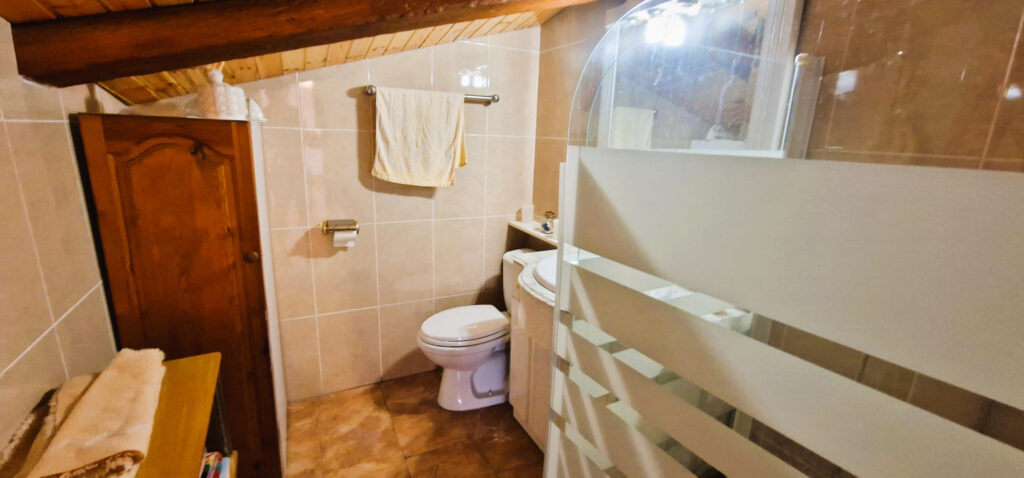 COUSTOUGES – MAISON DE PLAIN-PIED AVEC DEPENDANCE  – 4 pièces – 3 chambres – 6  – 75 m²