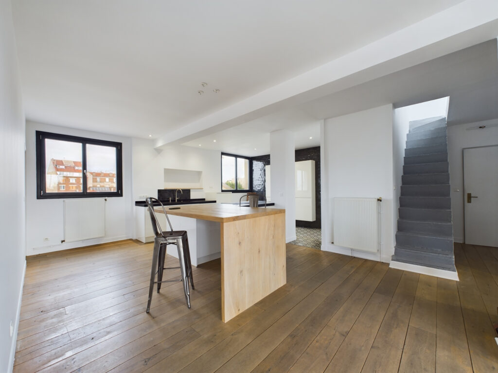 Appartement 5 pièces avec terrasse  – 5 pièces – 3 chambres – 6  – 135 m²