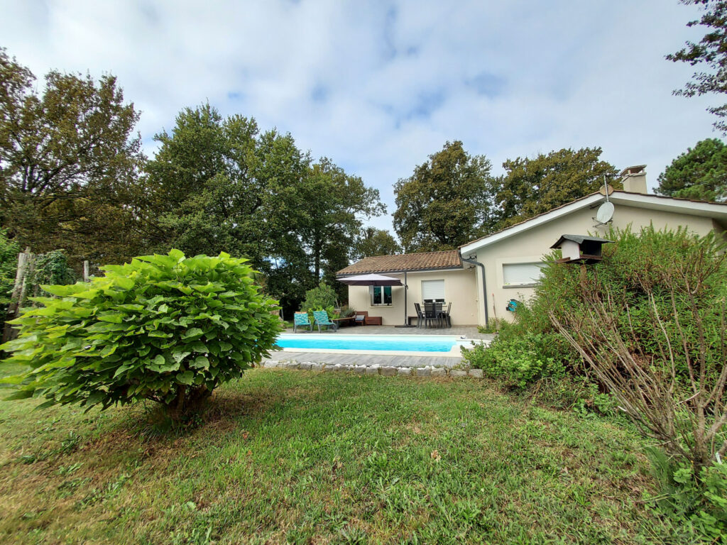 Maison avec piscine et second logement – 5 pièces – 4 chambres – 6  – 140 m²