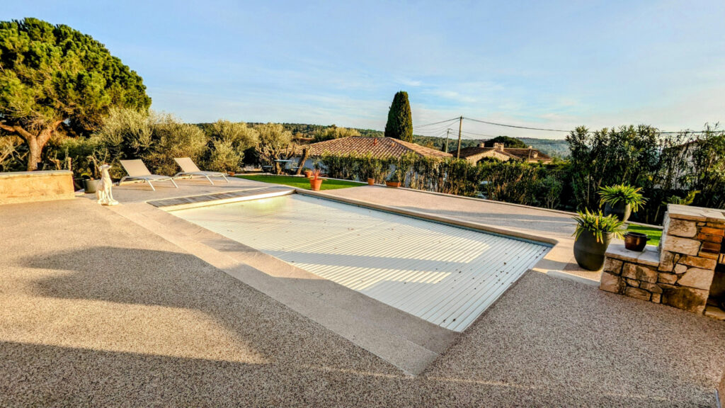 Maison de 168 m2 avec piscine et garage sur un terrain de 15 – 6 pièces – 5 chambres – 6  – 168 m²