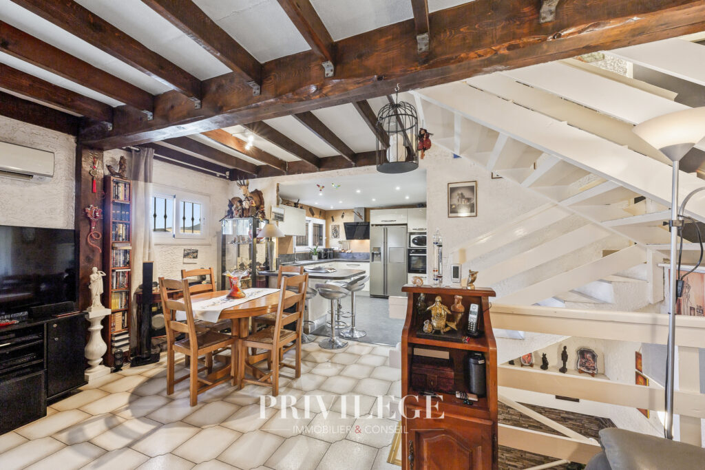  NICE LA TRINITE QUARTIER LA PLANA CHARMANTE MAISON MITOYENN – 5 pièces – 4 chambres – 8  – 135.26 m²