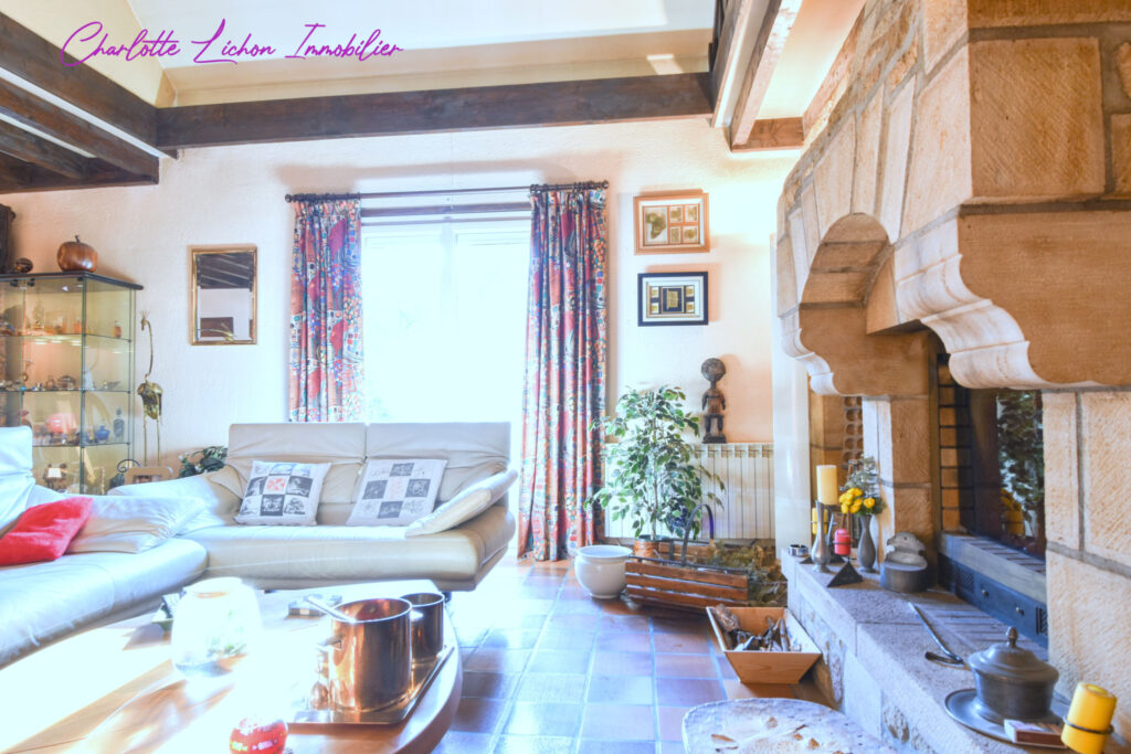 Maison en viager – Bouquet sans rente – 200 m2 habitable – 3 – 8 pièces – 4 chambres – 6  – 200 m²