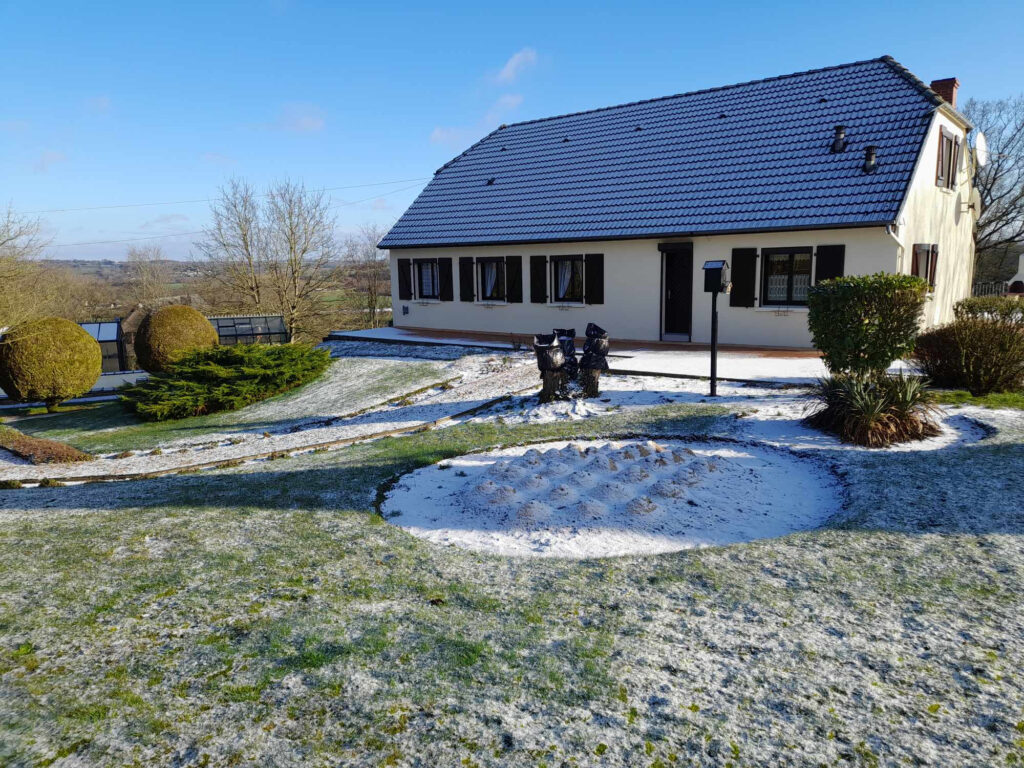 Un bijou (semi-plain-pied) sur 46 ares – 9 pièces – 6 chambres – 6  – 200 m²