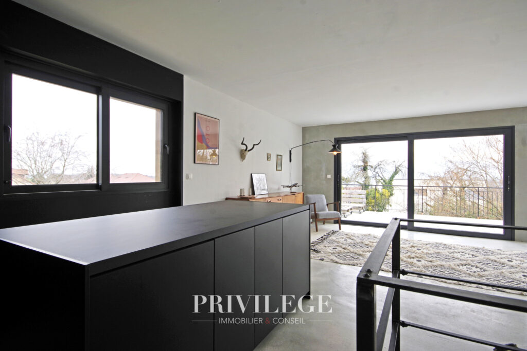 Maison 6 pièces – 145m2 – 5 pièces – 3 chambres – 8  – 145 m²