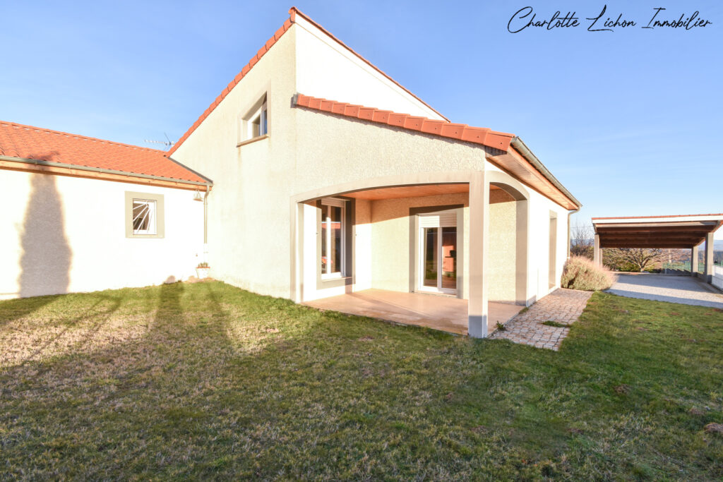 Maison de 184 m2 – 4 chambres – 2 039 m2 de terrain  – 7 pièces – 4 chambres – 6  – 184 m²