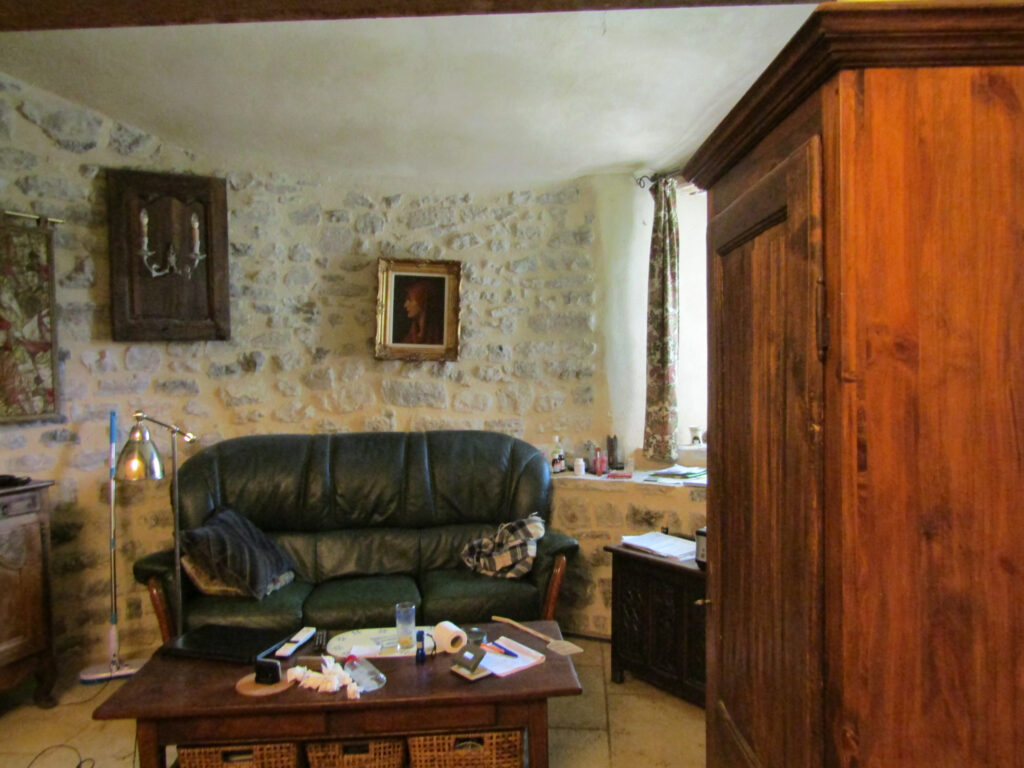 Maison d’hôtes Sainte Jalle 26110 – 12 pièces – 8 chambres – NR  – 330 m²