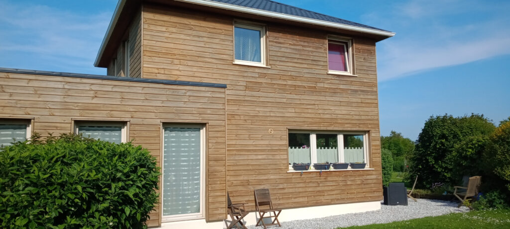 A VENDRE EN EXCLUSIVITE BORD DE MER JOLIE MAISON CONTEMPORAI – 7 pièces – 5 chambres – 6  – 218 m²