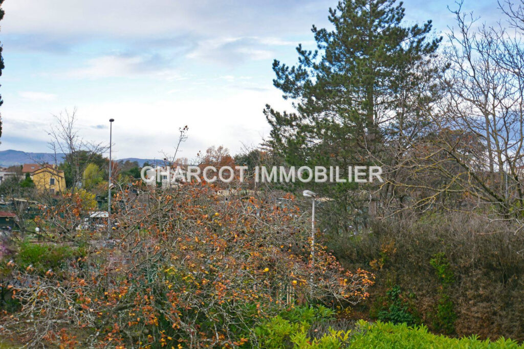 MAISON 8 PIECES de 187 m2 + GARAGE + ANNEXES SUR TERRAIN D’E – 8 pièces – 6 chambres – 6  – 187.11 m²