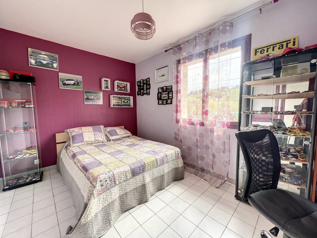 Maison 105 m2 – 3 chambres – Garage – Terrain 1007 m2 avec v – 5 pièces – 3 chambres – 2  – 102.69 m²