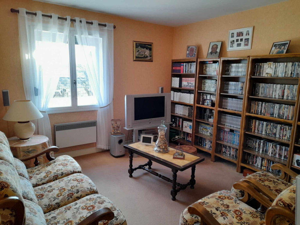 Un bijou (semi-plain-pied) sur 46 ares – 9 pièces – 6 chambres – 6  – 200 m²