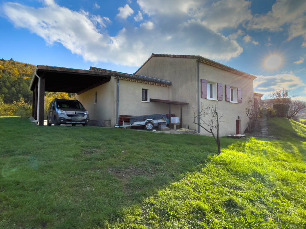 Superbe maison de 117m2 habitables sur 1532m2 de terrain – 5 pièces – NR chambres – NR  – 117 m²