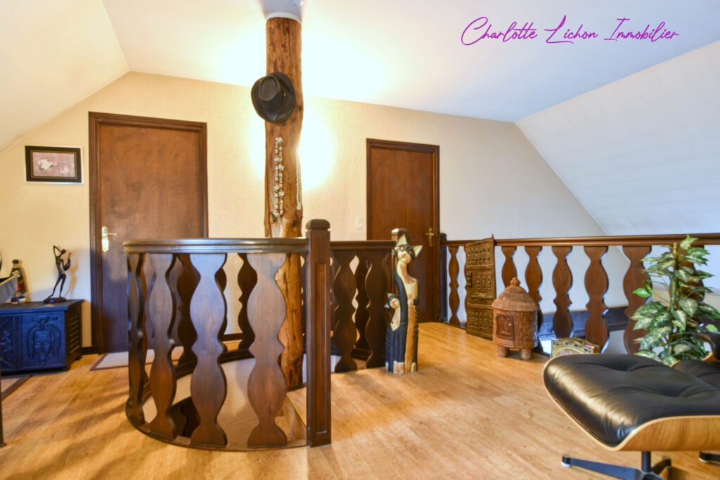 Maison en viager – Bouquet sans rente – 200 m2 habitable – 3 – 8 pièces – 4 chambres – 6  – 200 m²