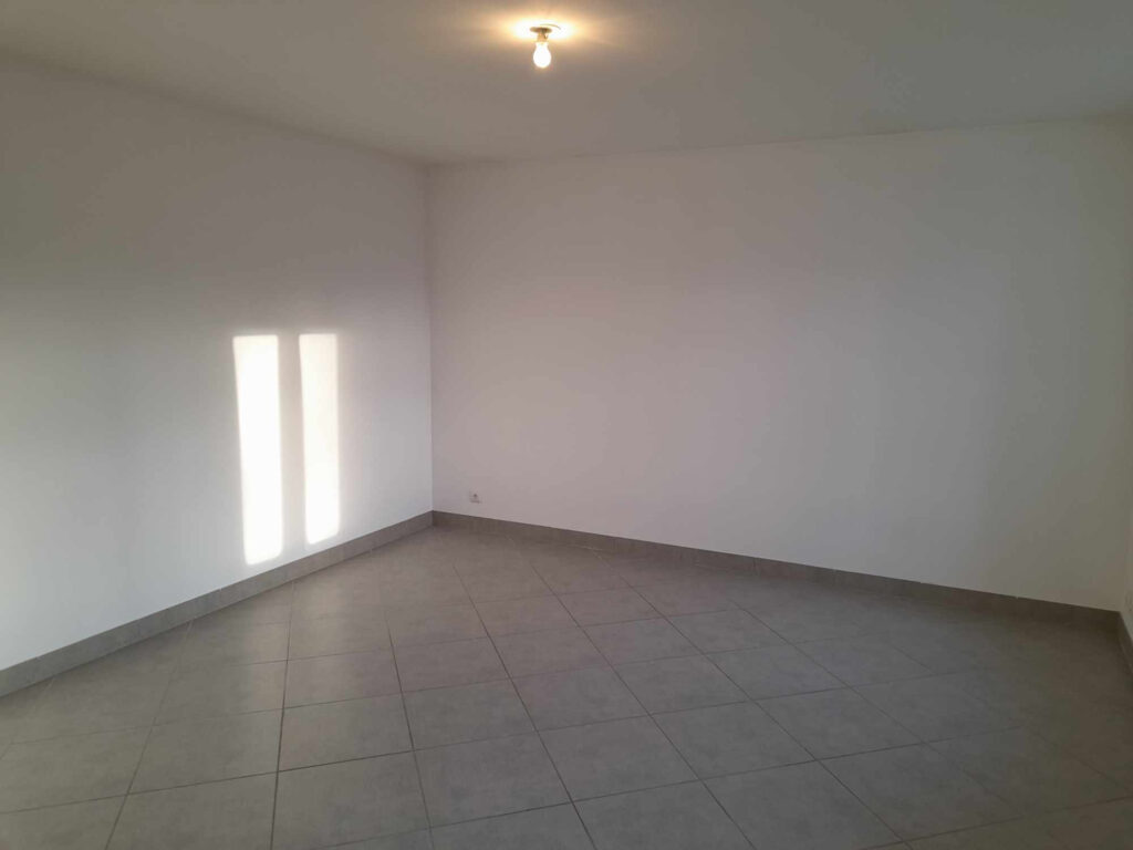 Semi-plain-pied – 4 pièces – 3 chambres – 6  – 130 m²