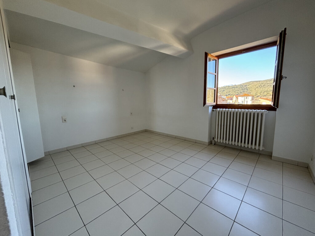 MAISON FAMILIALE 6 PIECES AVEC JARDIN – 6 pièces – 4 chambres – 6  – 170 m²