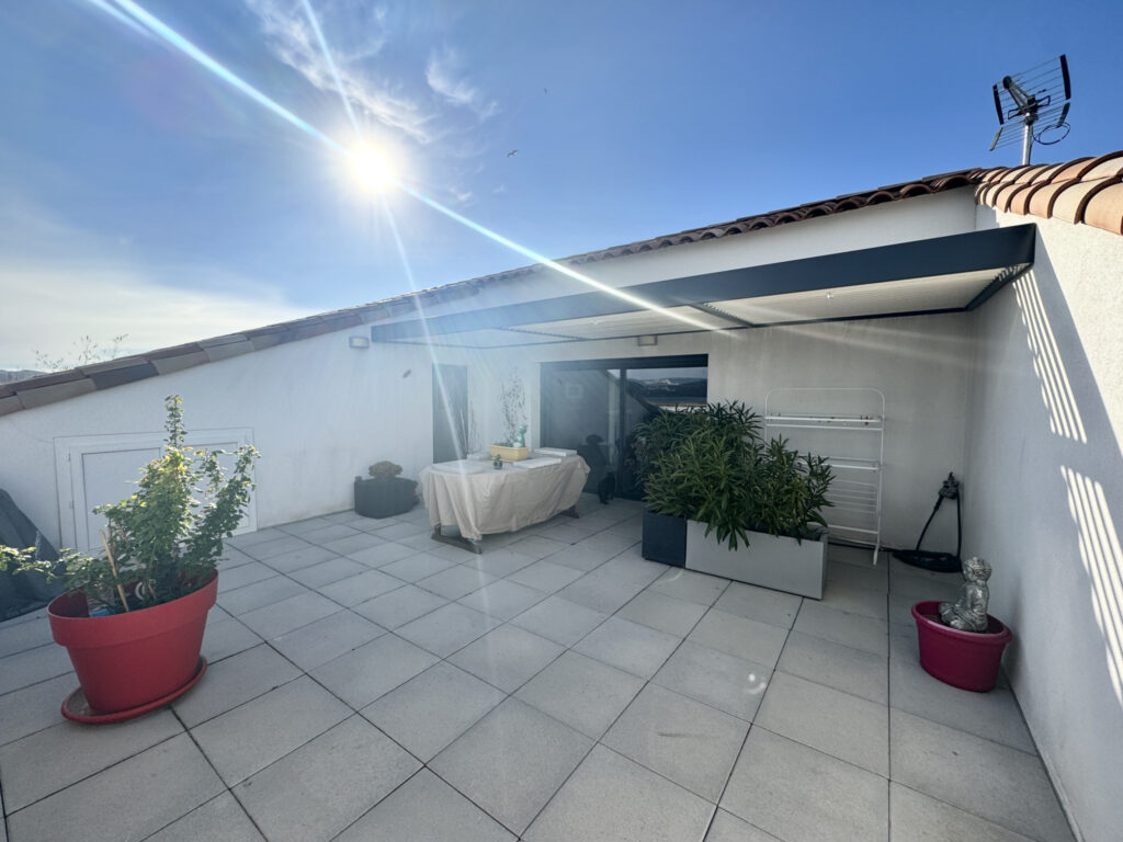 Duplex 4 pièces 120 m2 vue étang MARTIGUES – 4 pièces – 2 chambres – NR  – 120 m²