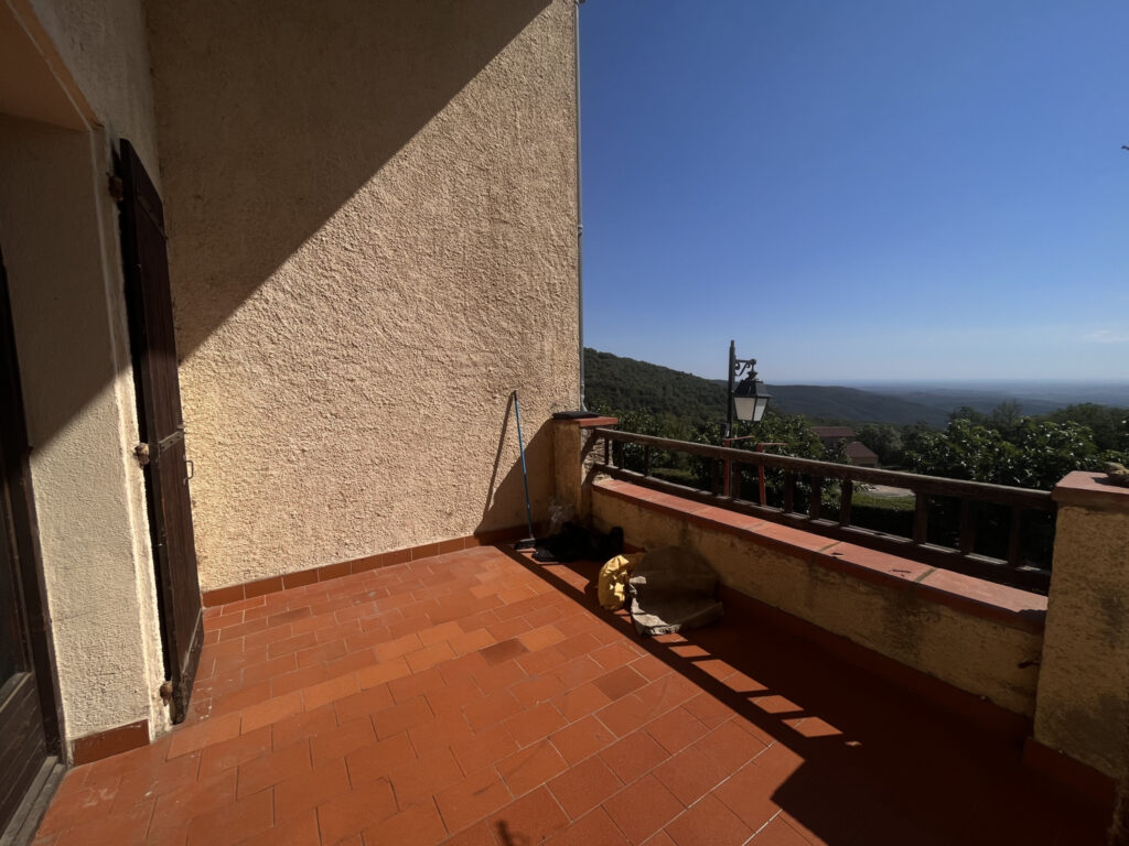 MONTBOLO  – 7 pièces – 5 chambres – 6  – 110.19 m²