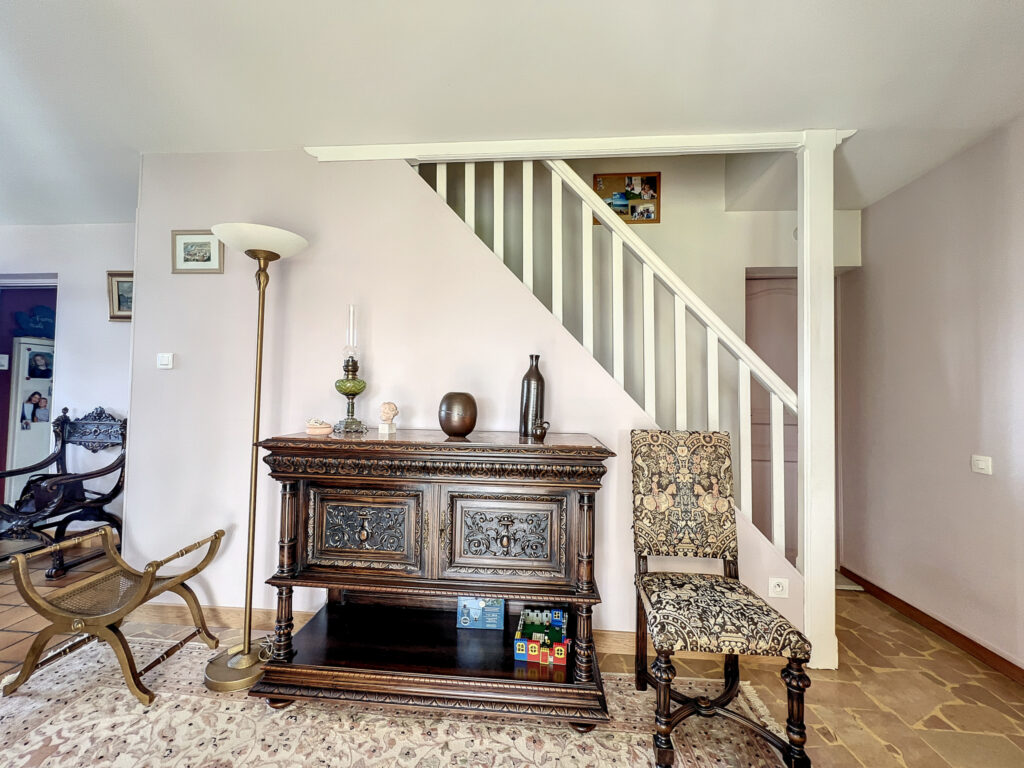 Maison 146 m2 – 4 chambres – 2 garages – terrain 3254 m2  – 6 pièces – 4 chambres – 2  – 146.16 m²