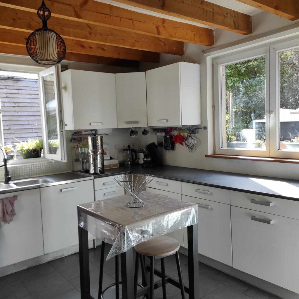 MAISON CAMPAGNARDE ET SON LOCAL COMMERCIAL…INDEPENDANT. – 6 pièces – 4 chambres – 6  – 135 m²