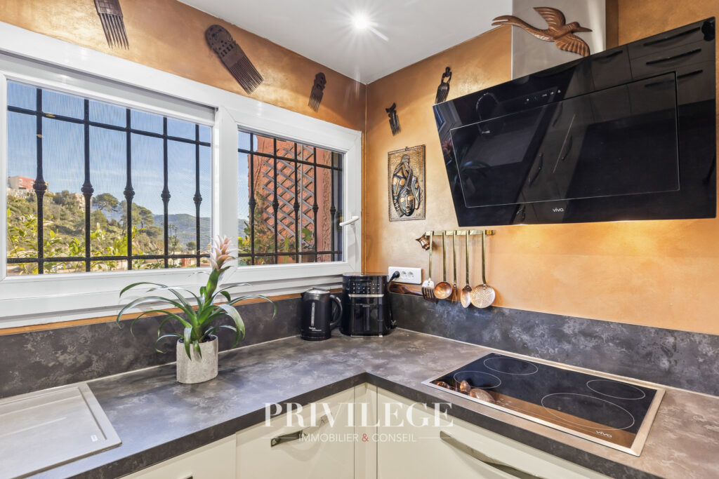  NICE LA TRINITE QUARTIER LA PLANA CHARMANTE MAISON MITOYENN – 5 pièces – 4 chambres – 8  – 135.26 m²