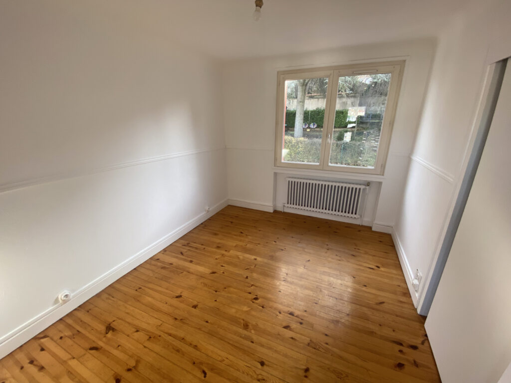 Maison +appartement  – 7 pièces – 4 chambres – 6  – 148 m²