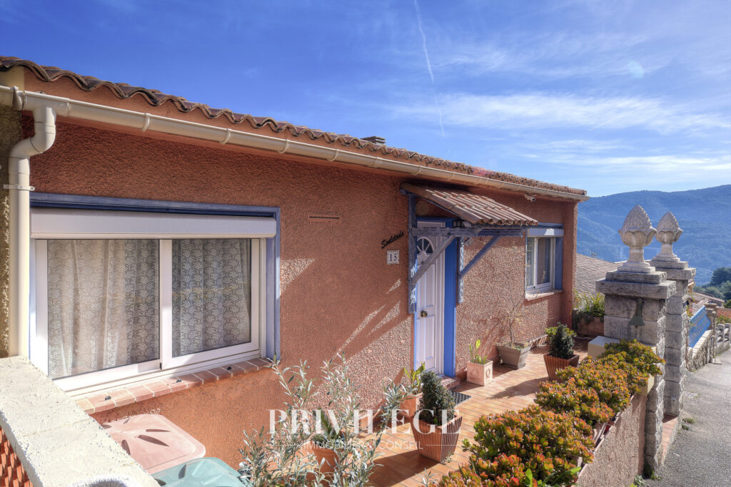  NICE LA TRINITE QUARTIER LA PLANA CHARMANTE MAISON MITOYENN – 5 pièces – 4 chambres – 8  – 135.26 m²