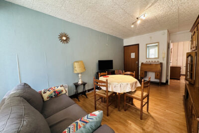 APPARTEMENT F2 – TERRASSE – GARAGE BOX – CAVE – PROCHE DES T – 2 pièces – 1 chambre – 38.4 m²