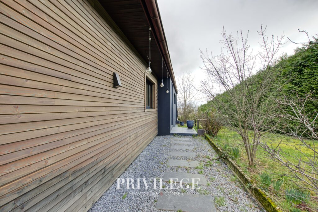 Maison 6 pièces – 145m2 – 5 pièces – 3 chambres – 8  – 145 m²