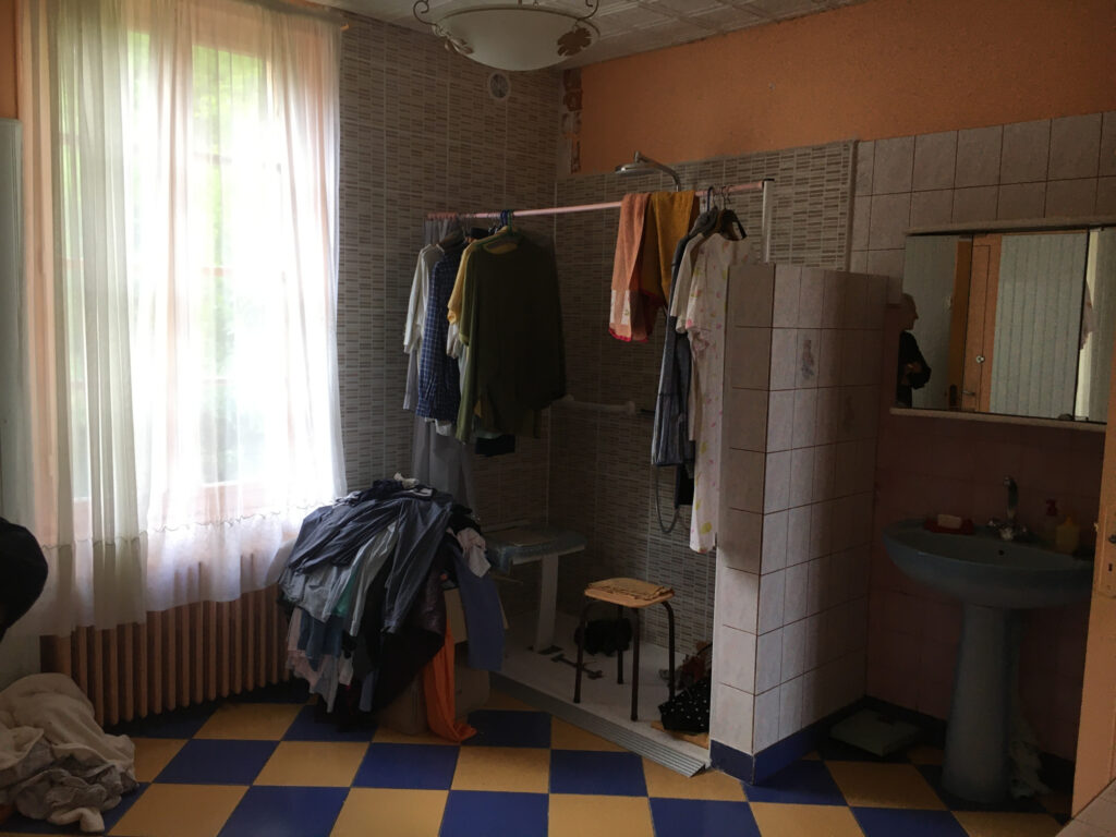 Maison sur terrain de 1251 m2 au Mayet-de-Montagne – 4 pièces – 2 chambres – 6  – 120 m²