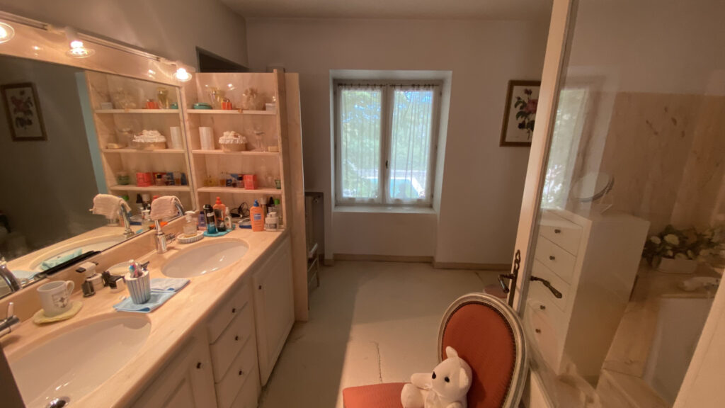 MAISON DE CARACTÈRE DE 160M2 AVEC GARAGE – 4 pièces – 3 chambres – NR  – 150 m²