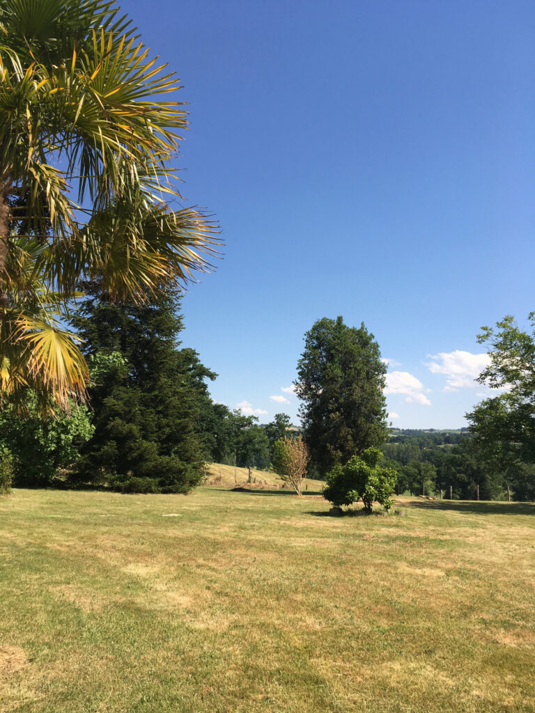 BELLE MAISON SUR LES HAUTEURS DE MAURS  – 6 pièces – 4 chambres – 6  – 252 m²