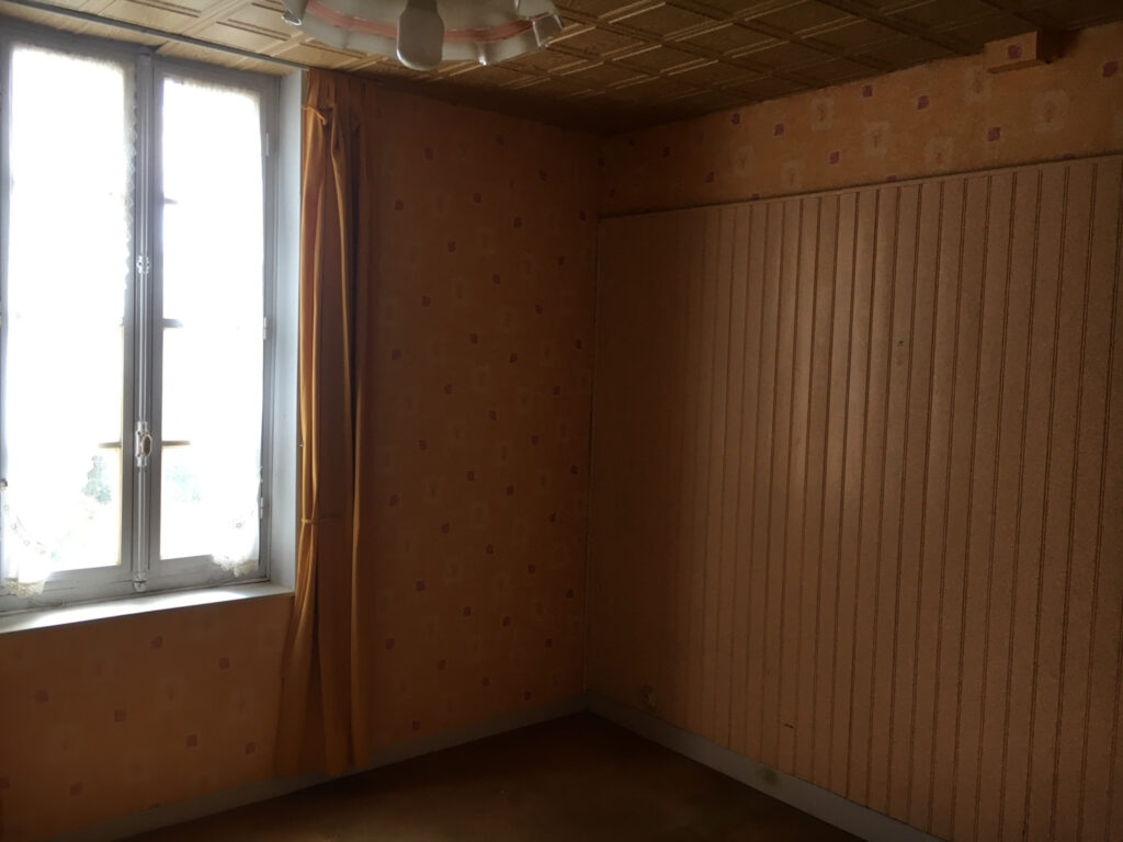 Maison sur terrain de 1251 m2 au Mayet-de-Montagne – 4 pièces – 2 chambres – 6  – 120 m²