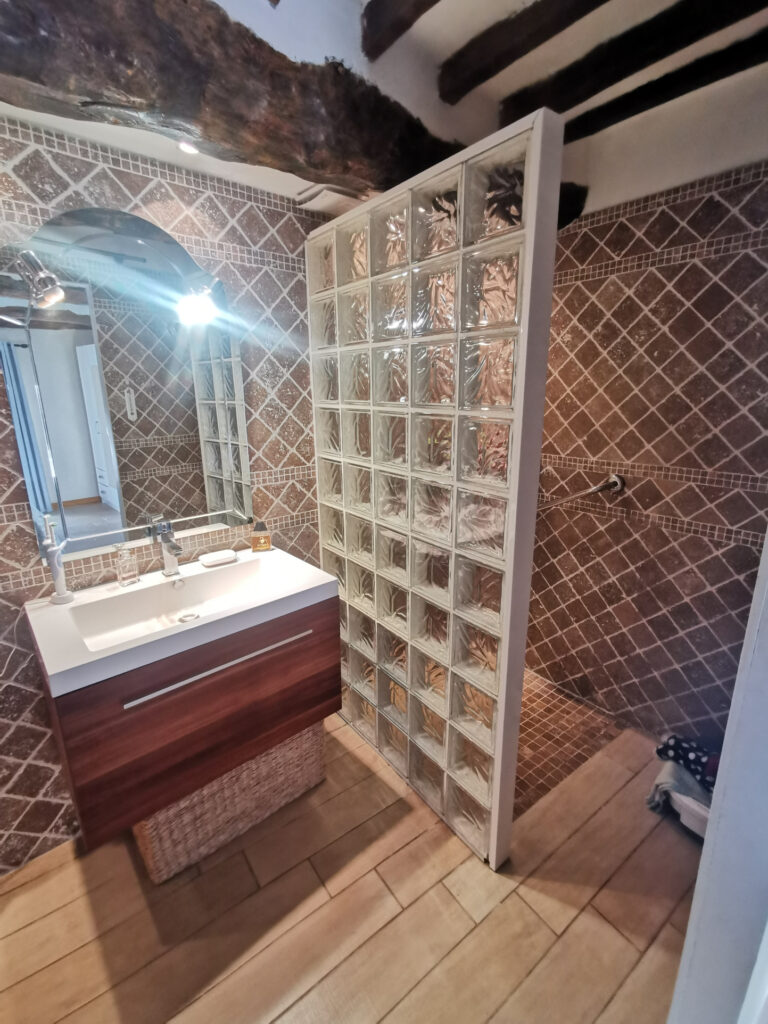 Maison en pierres LUZIERS  – 5 pièces – 4 chambres – NR  – 120 m²