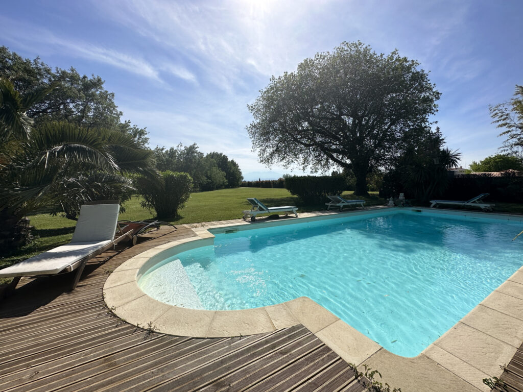 Maison 9 pièces 300m2 – Terrain 8724m2 – 9 pièces – 7 chambres – NR  – 300 m²