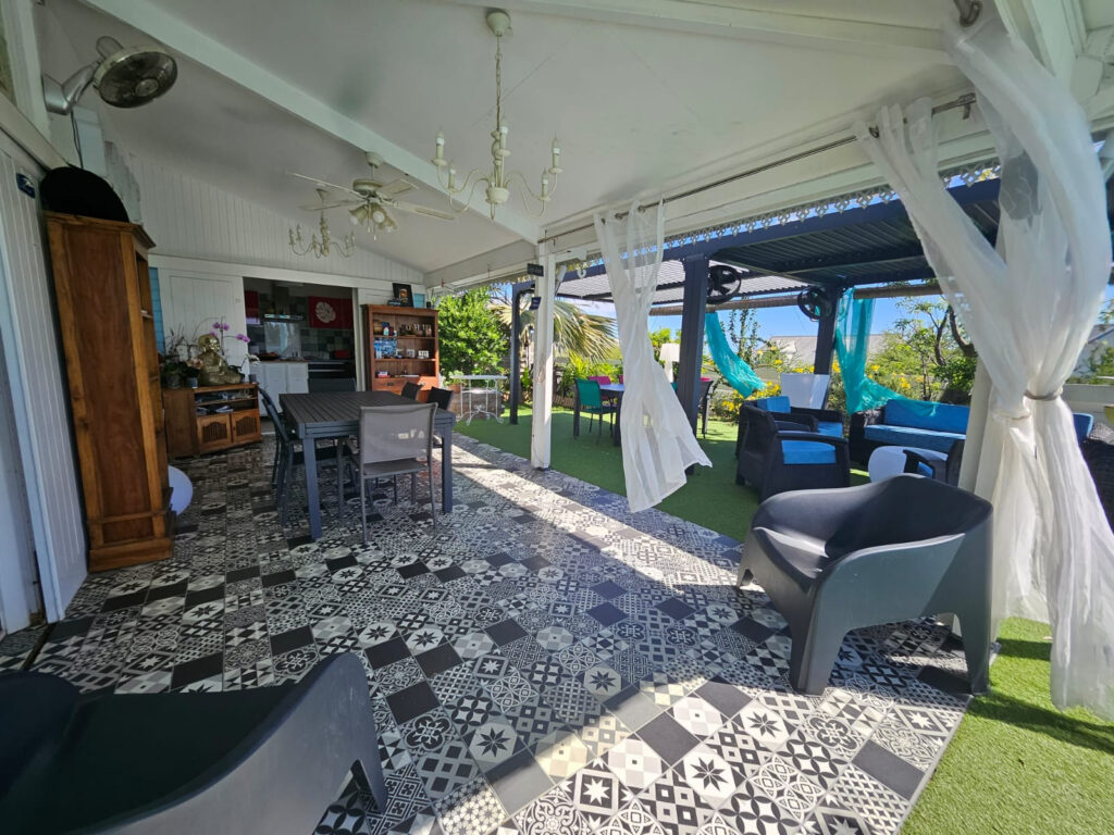 Charmante maison de La Saline Les Bains – 5 pièces – 4 chambres – 6  – 122 m²