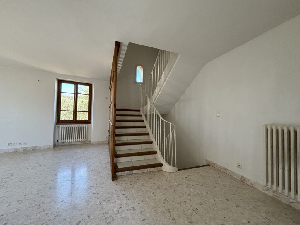 MAISON FAMILIALE 6 PIECES AVEC JARDIN – 6 pièces – 4 chambres – 6  – 170 m²